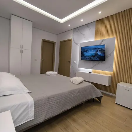 James Studio 티라나