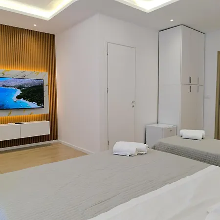 James Studio 티라나