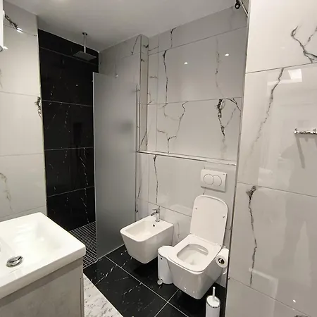 James Studio * Tirana